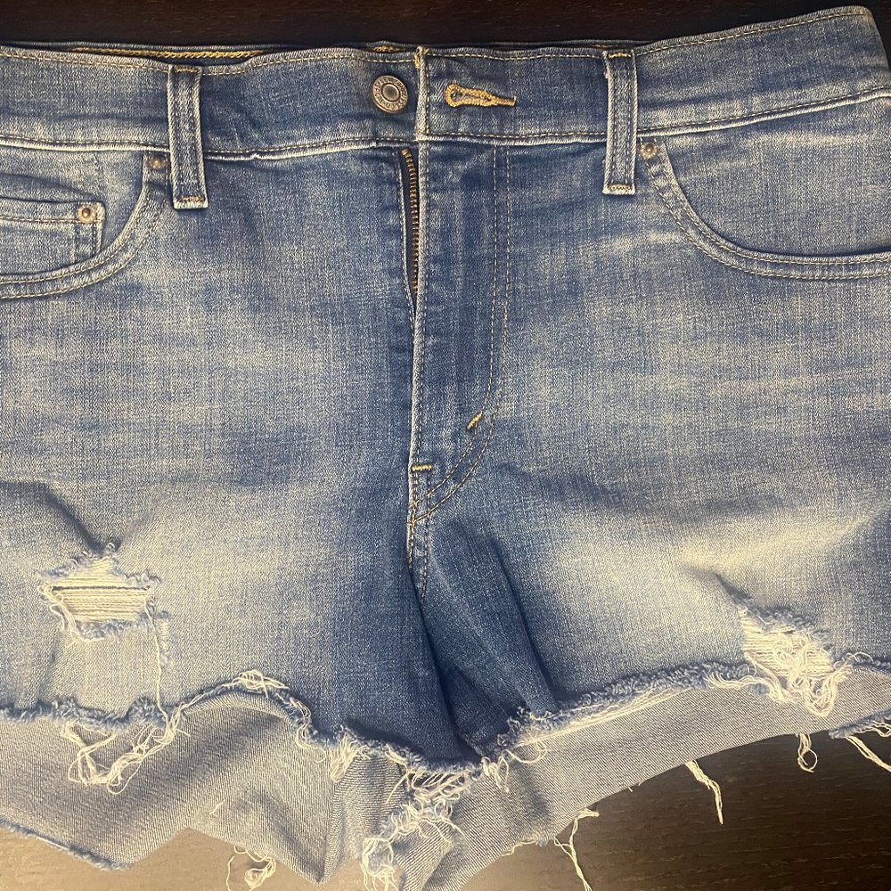 Levi Straus & Co Denim Shorts Distressed Size 31